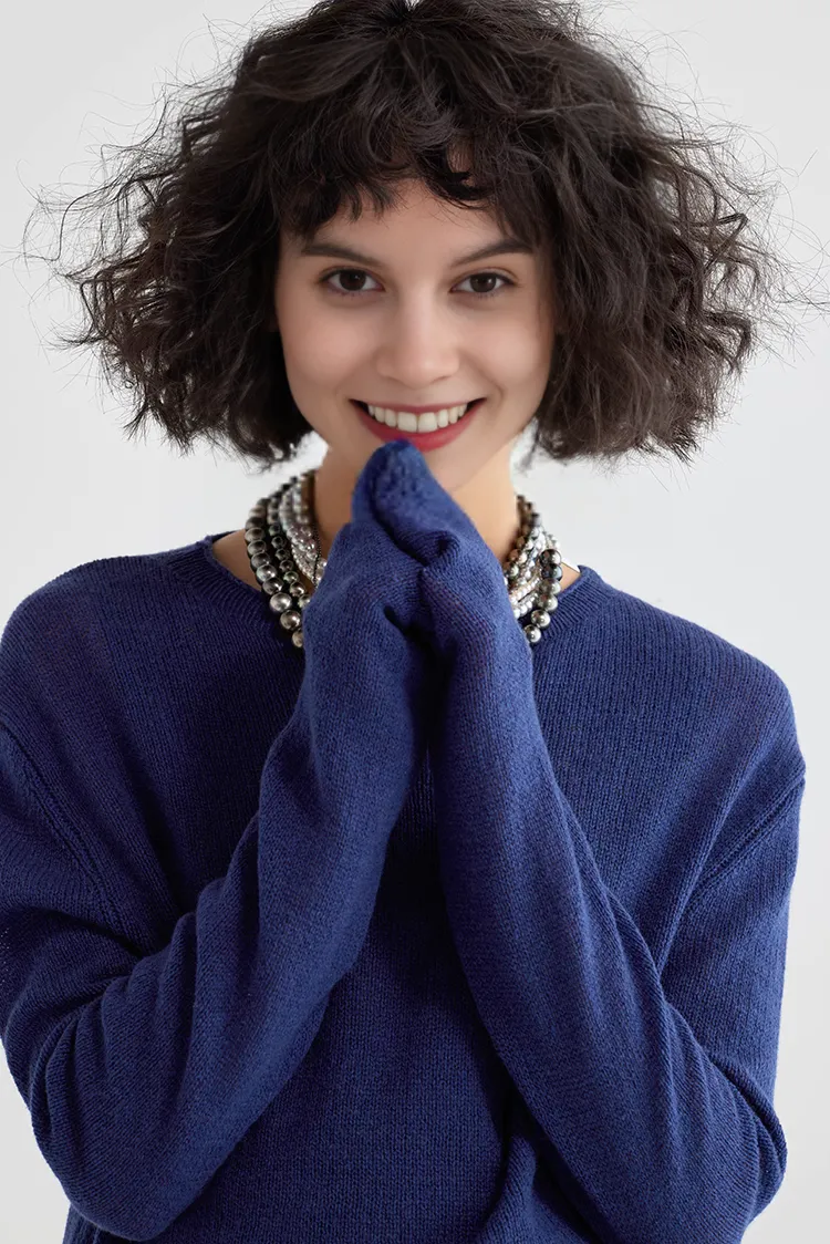 Lightweight Cashmere Crew Neck Sweater