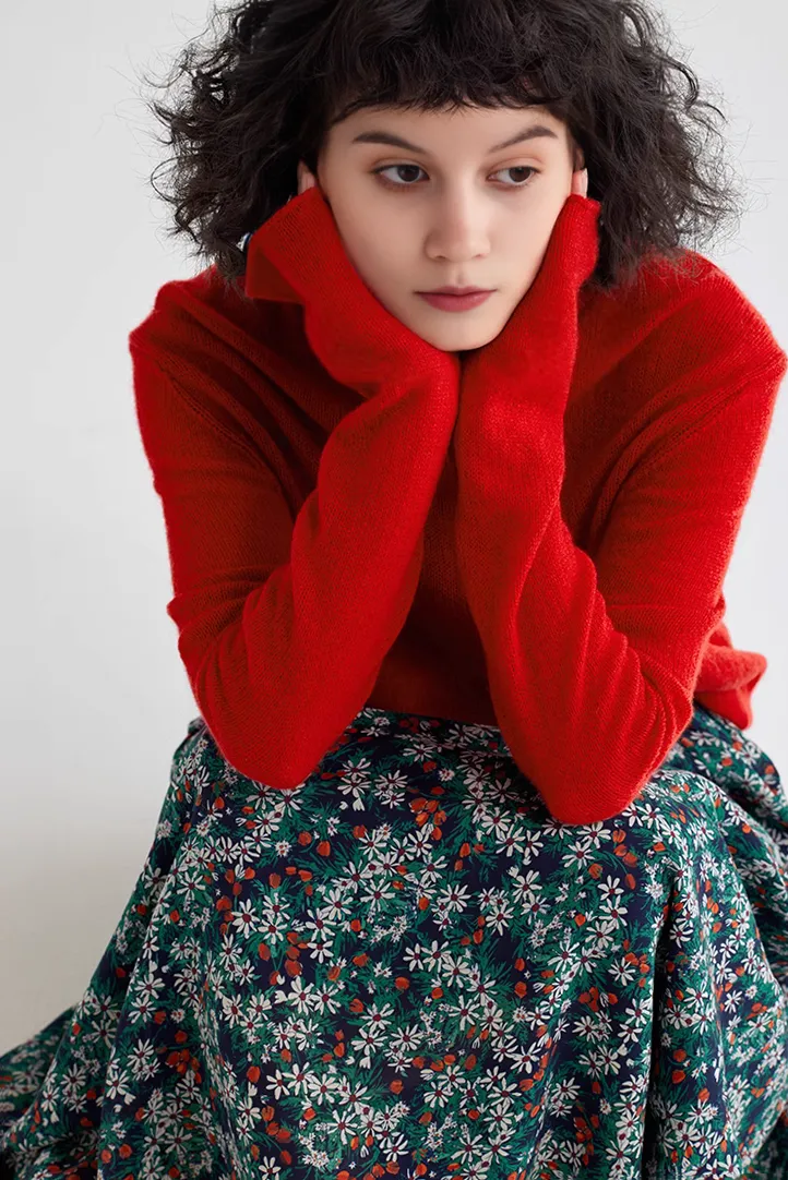 Lightweight Cashmere Crew Neck Sweater