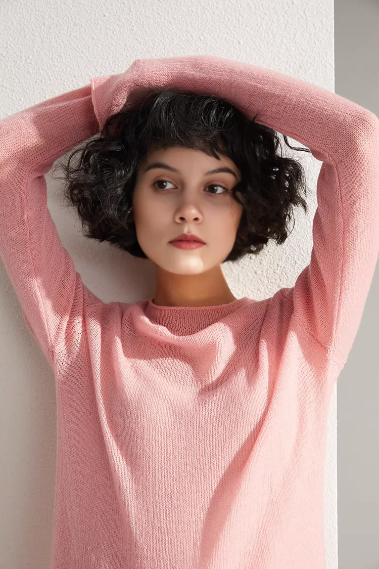 Lightweight Cashmere Crew Neck Sweater