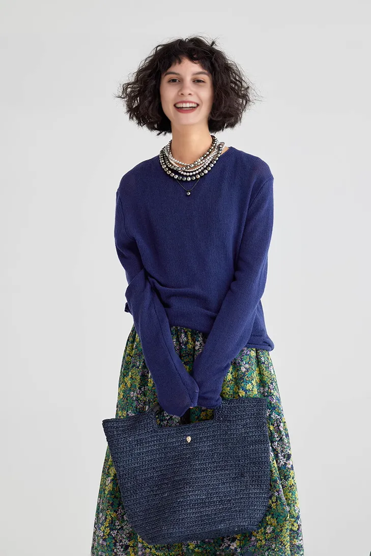 Lightweight Cashmere Crew Neck Sweater