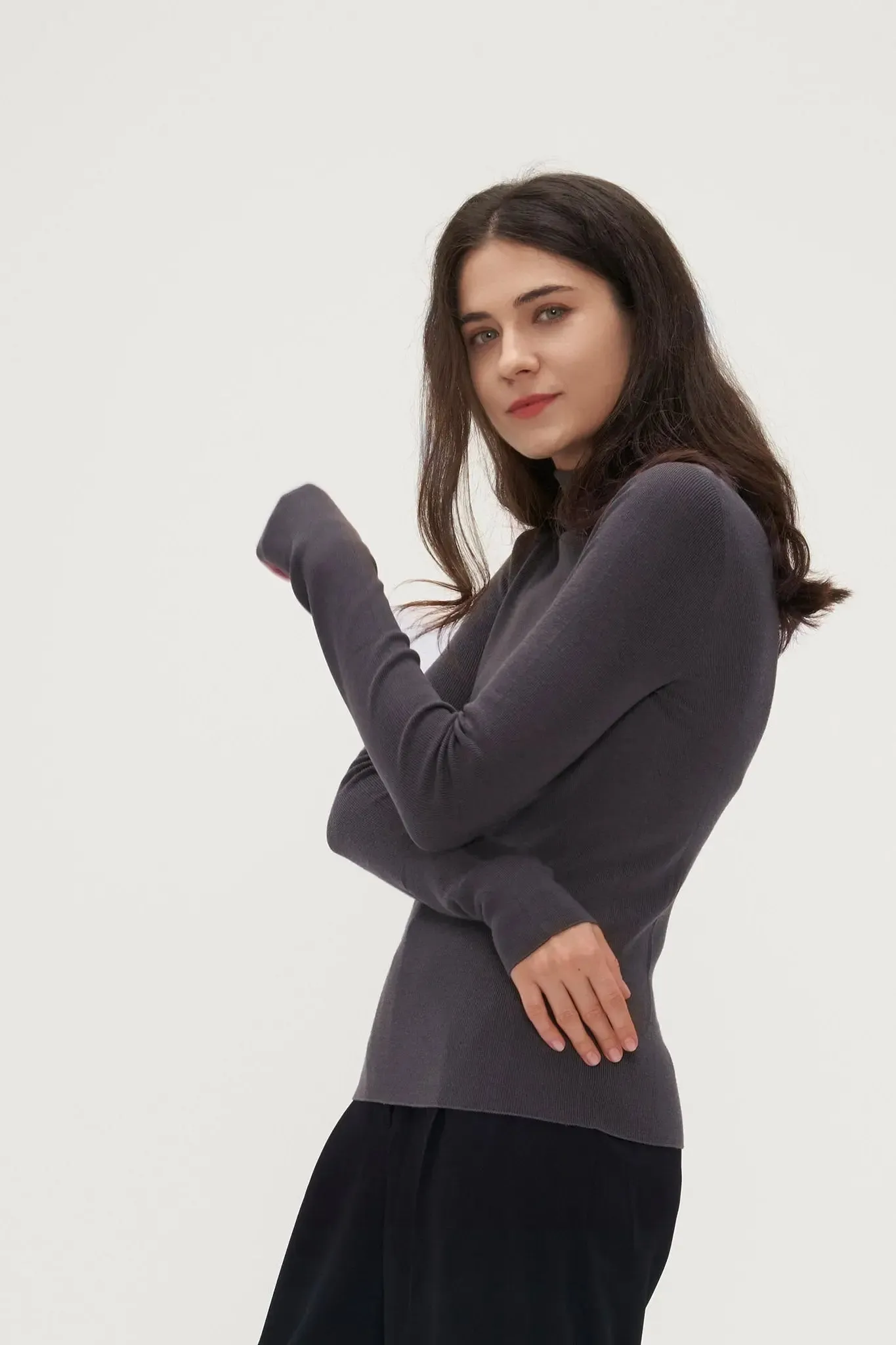 Slim Seamless Wool Turtleneck Sweater