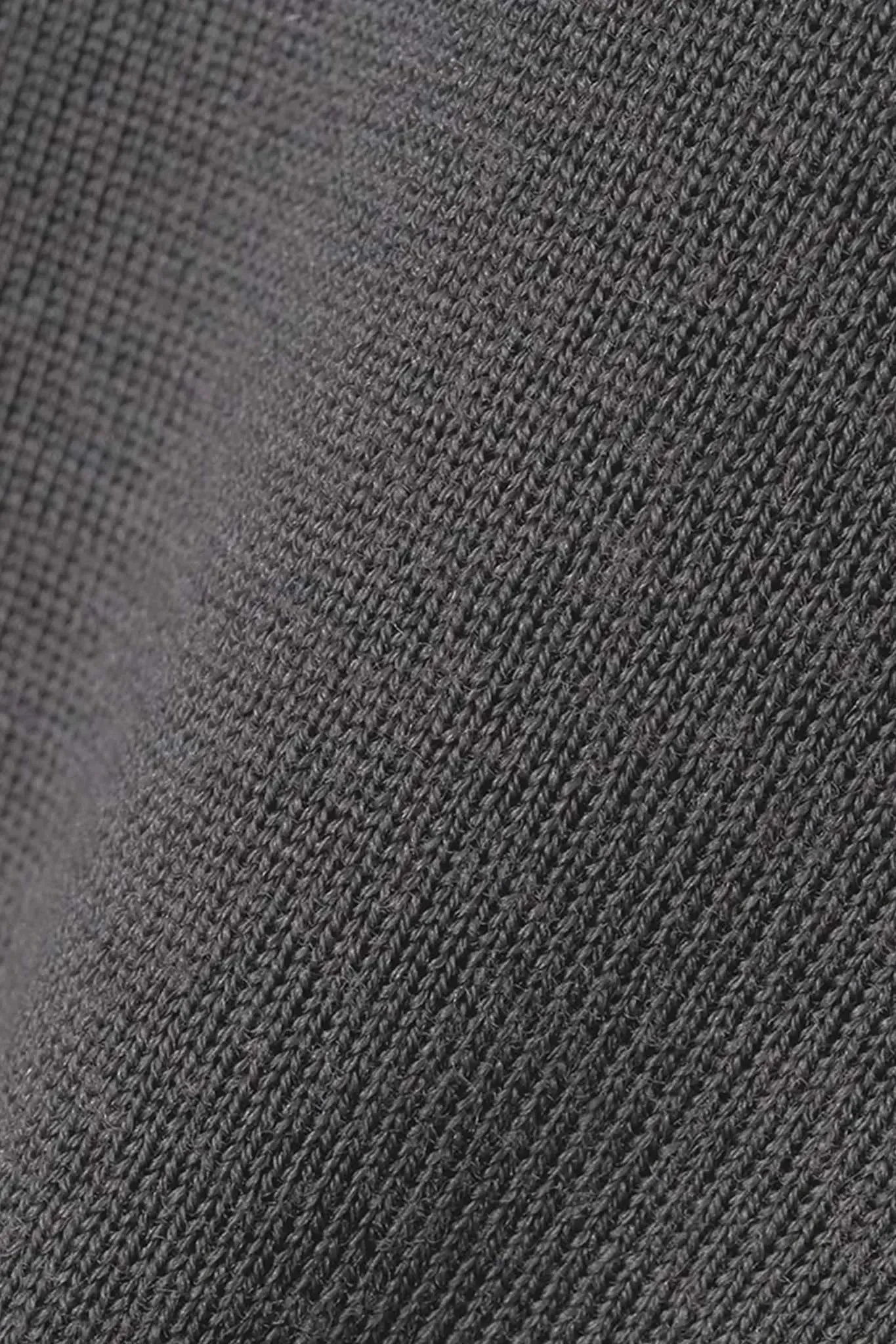 Slim Seamless Wool Turtleneck Sweater