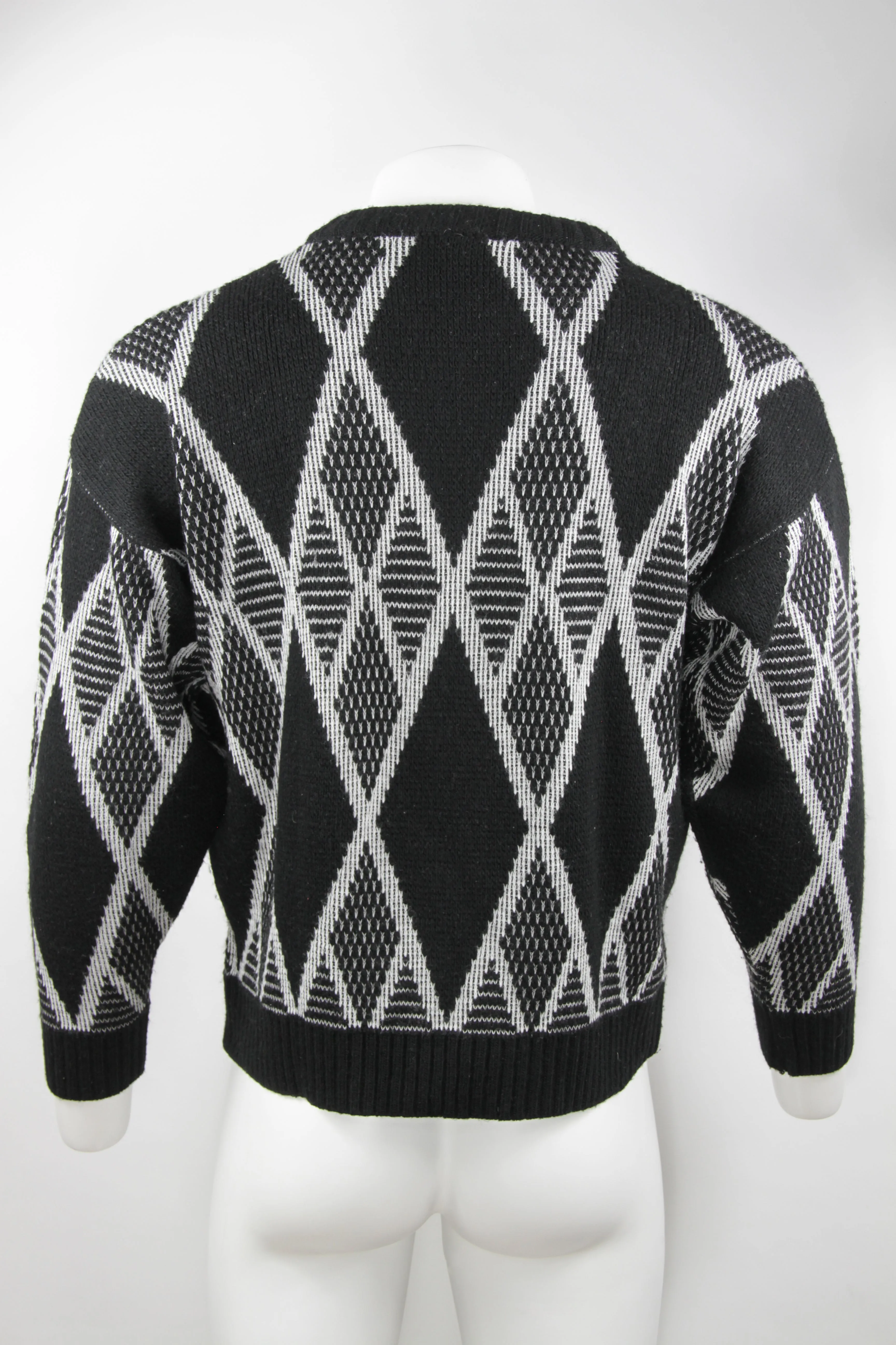 Vintage 80/90s Diamond patterned monochrome jumper - M/L